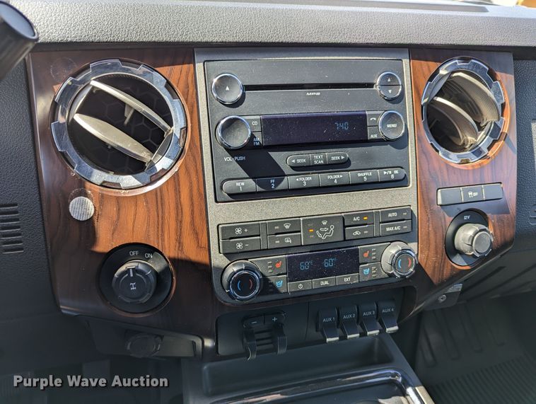 image for item LM9787 2011 Ford F250 Super Duty  Crew Cab pickup truck