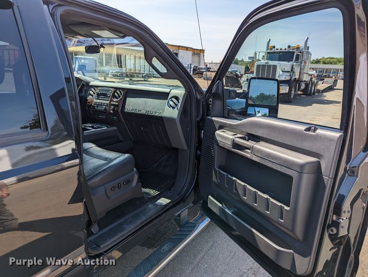image for item LM9787 2011 Ford F250 Super Duty  Crew Cab pickup truck