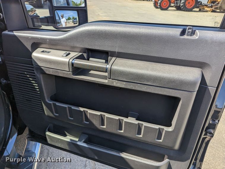 image for item LM9787 2011 Ford F250 Super Duty  Crew Cab pickup truck