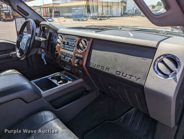 image for item LM9787 2011 Ford F250 Super Duty  Crew Cab pickup truck