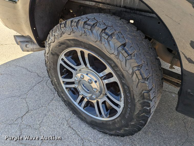 image for item LM9787 2011 Ford F250 Super Duty  Crew Cab pickup truck