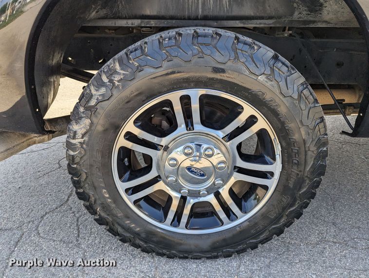 image for item LM9787 2011 Ford F250 Super Duty  Crew Cab pickup truck