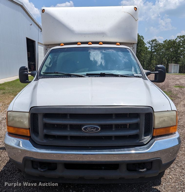 image for item LM9791 2001 Ford F350 Super Duty  box truck