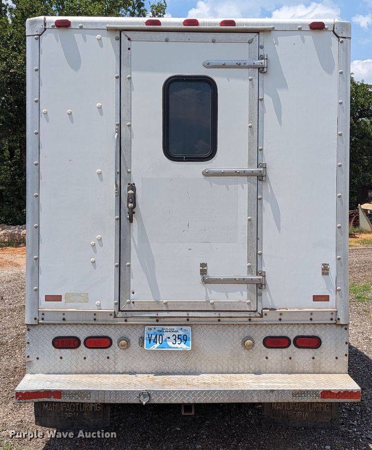 image for item LM9791 2001 Ford F350 Super Duty  box truck