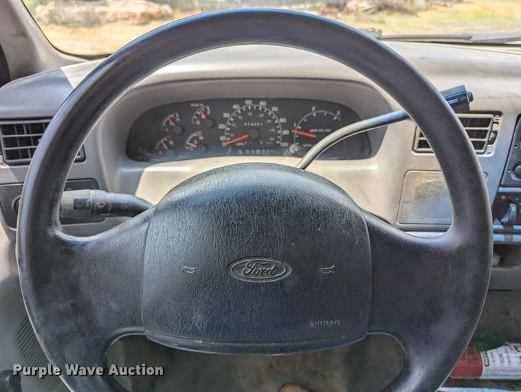 image for item LM9791 2001 Ford F350 Super Duty  box truck