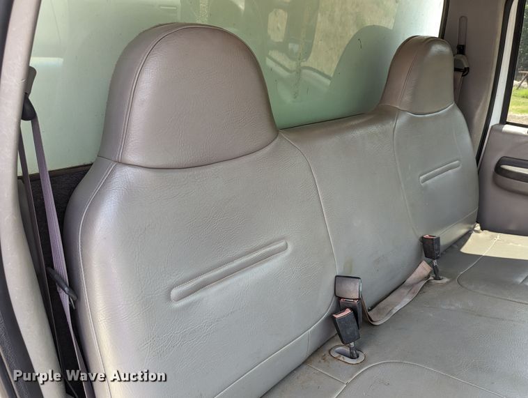 image for item LM9791 2001 Ford F350 Super Duty  box truck