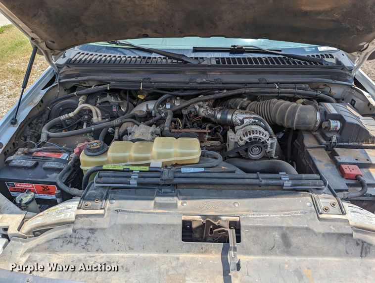 image for item LM9791 2001 Ford F350 Super Duty  box truck