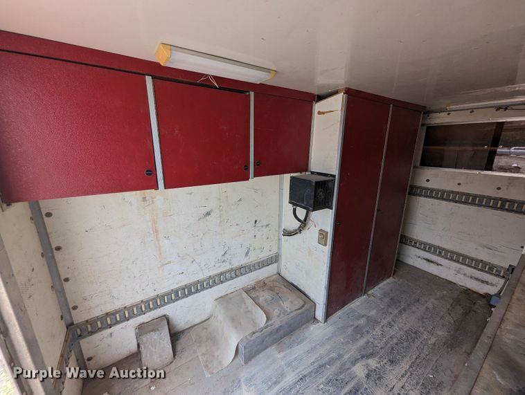 image for item LM9791 2001 Ford F350 Super Duty  box truck