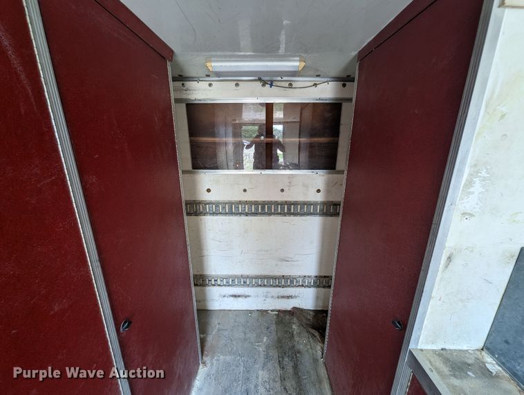 image for item LM9791 2001 Ford F350 Super Duty  box truck