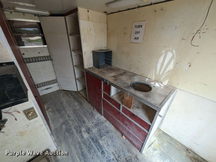 image for item LM9791 2001 Ford F350 Super Duty  box truck