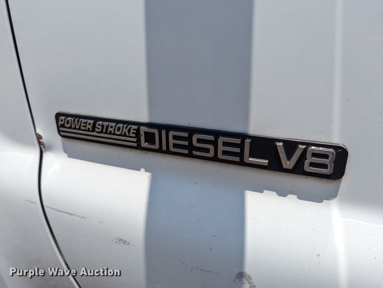 image for item LM9791 2001 Ford F350 Super Duty  box truck