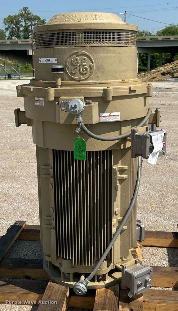 image for item LP9962 GE Industrial  electric motor