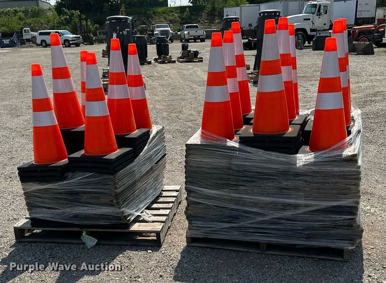 image for item LP9963 (247) traffic cones