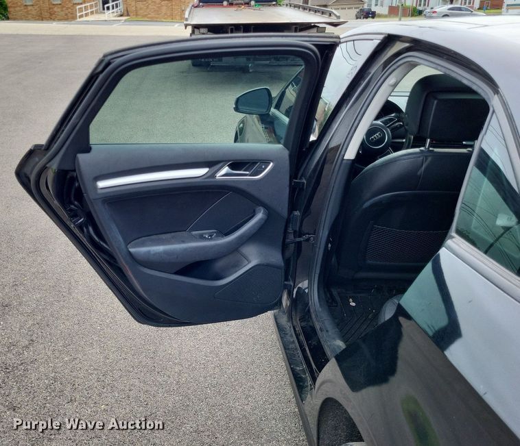 image for item LR9244 2016 Audi A3