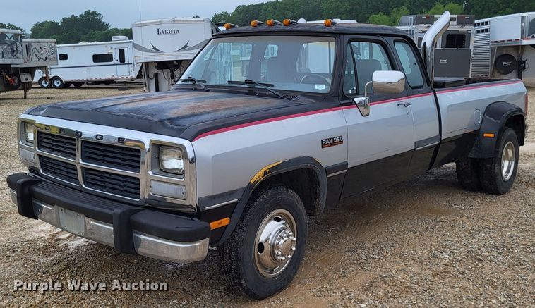 image for item LR9246 1992 Dodge Ram 350  Club Cab pickup truck