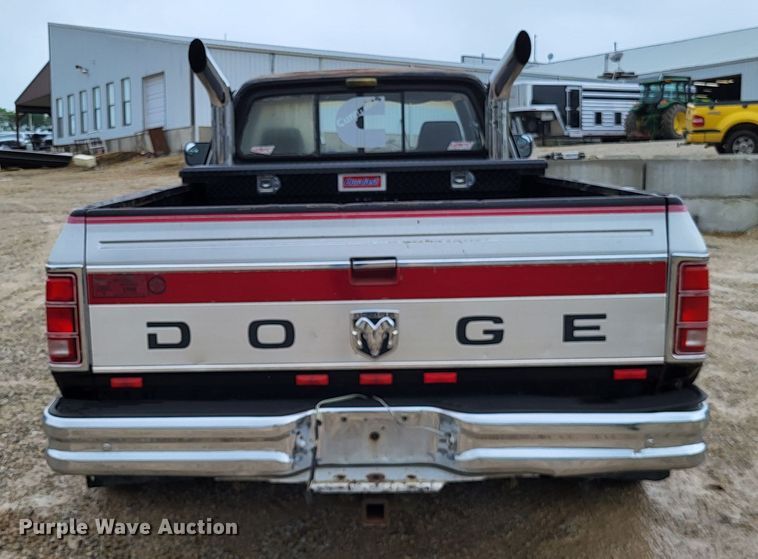 image for item LR9246 1992 Dodge Ram 350  Club Cab pickup truck