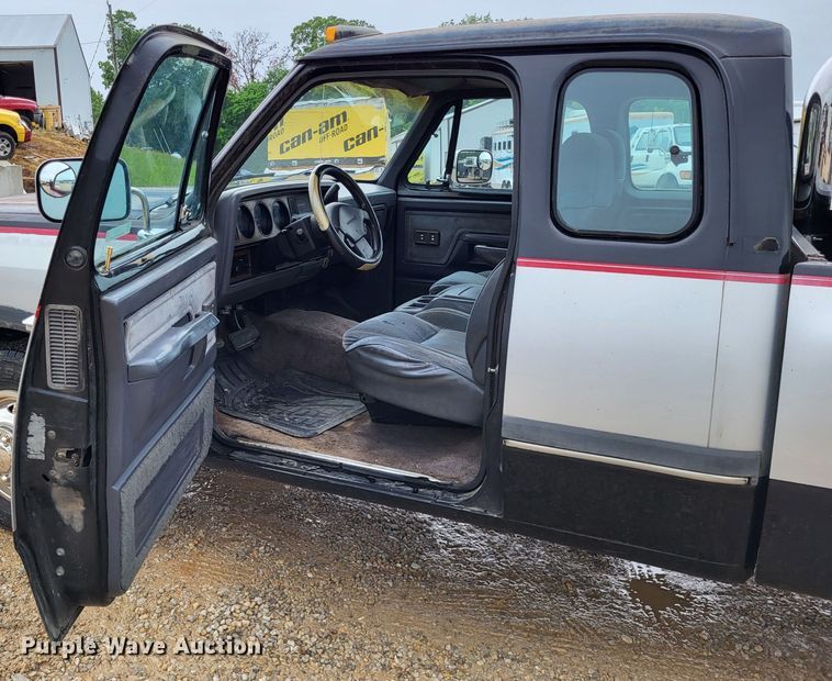 image for item LR9246 1992 Dodge Ram 350  Club Cab pickup truck