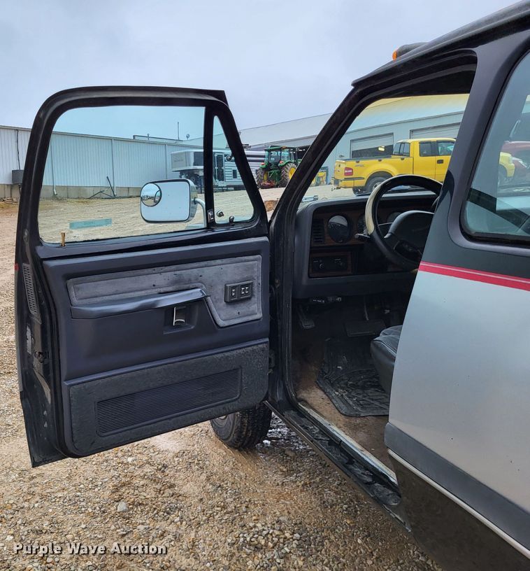 image for item LR9246 1992 Dodge Ram 350  Club Cab pickup truck