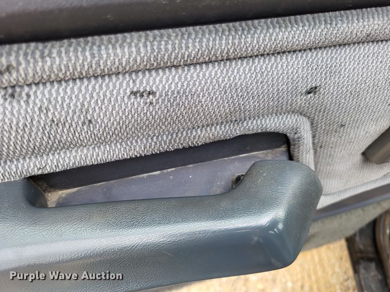 image for item LR9246 1992 Dodge Ram 350  Club Cab pickup truck