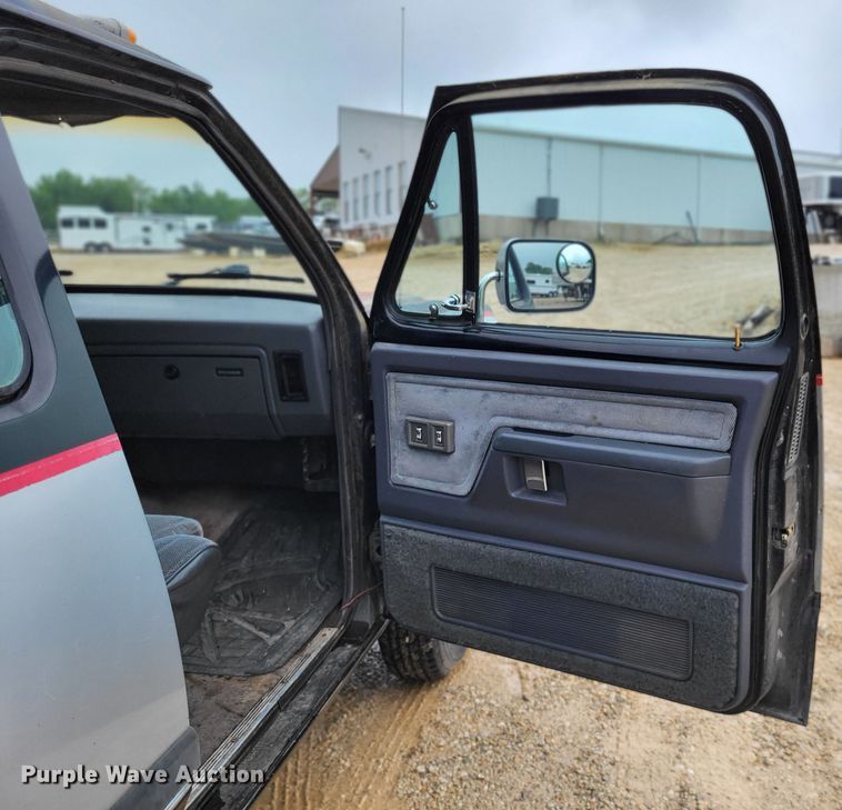 image for item LR9246 1992 Dodge Ram 350  Club Cab pickup truck