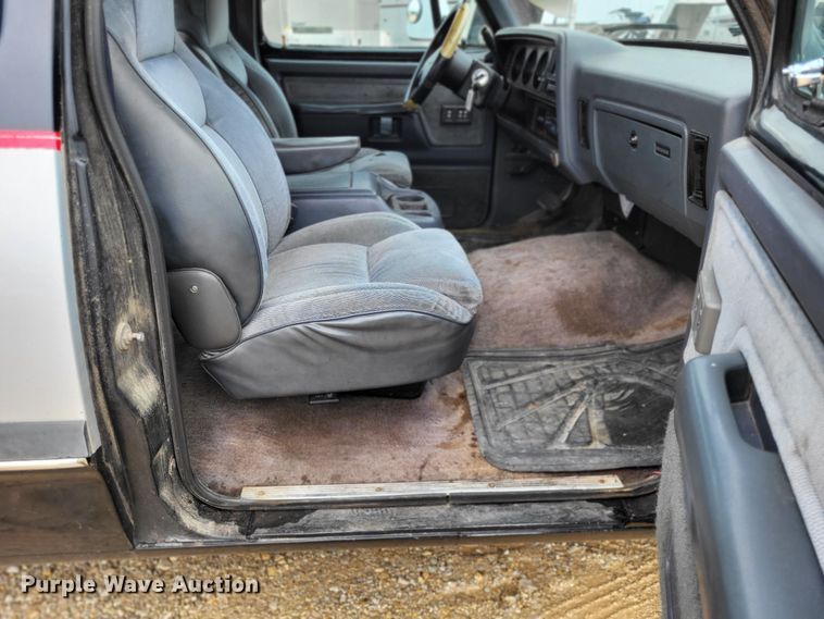 image for item LR9246 1992 Dodge Ram 350  Club Cab pickup truck