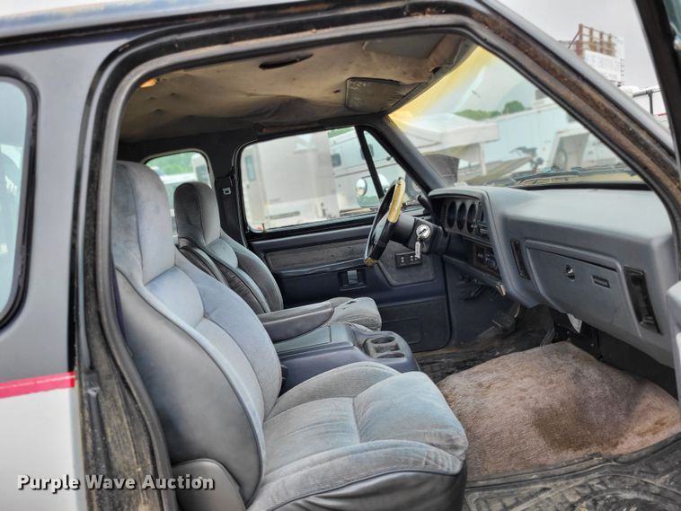 image for item LR9246 1992 Dodge Ram 350  Club Cab pickup truck