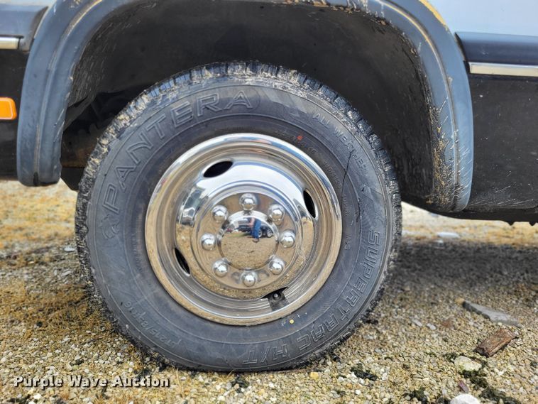 image for item LR9246 1992 Dodge Ram 350  Club Cab pickup truck