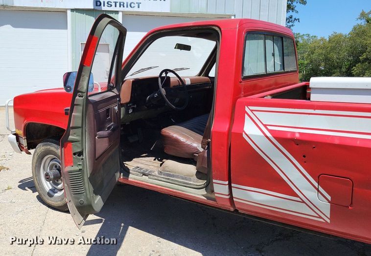 image for item LR9262 1985 Chevrolet D30 Military Postal Unit  pickup truck