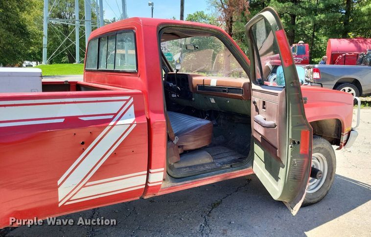 image for item LR9262 1985 Chevrolet D30 Military Postal Unit  pickup truck