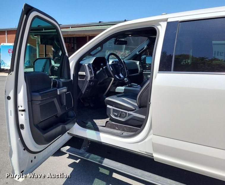 image for item LR9281 2018 Ford F150 Platinum  SuperCrew pickup truck