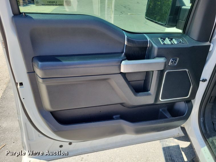 image for item LR9281 2018 Ford F150 Platinum  SuperCrew pickup truck