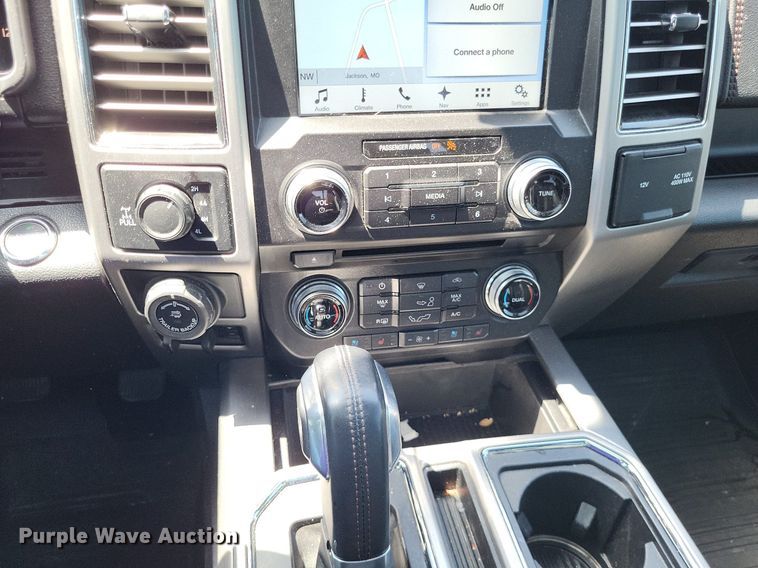 image for item LR9281 2018 Ford F150 Platinum  SuperCrew pickup truck