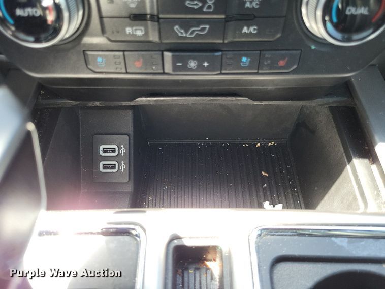 image for item LR9281 2018 Ford F150 Platinum  SuperCrew pickup truck