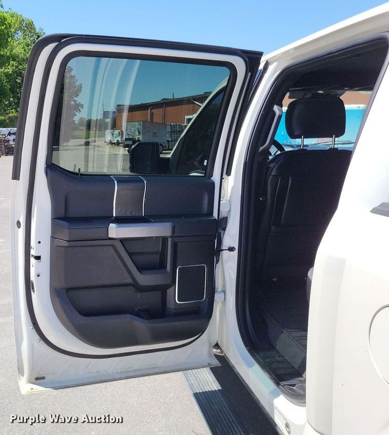 image for item LR9281 2018 Ford F150 Platinum  SuperCrew pickup truck