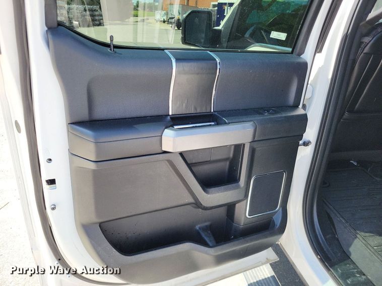 image for item LR9281 2018 Ford F150 Platinum  SuperCrew pickup truck