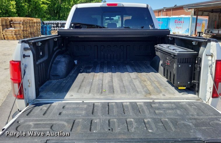 image for item LR9281 2018 Ford F150 Platinum  SuperCrew pickup truck