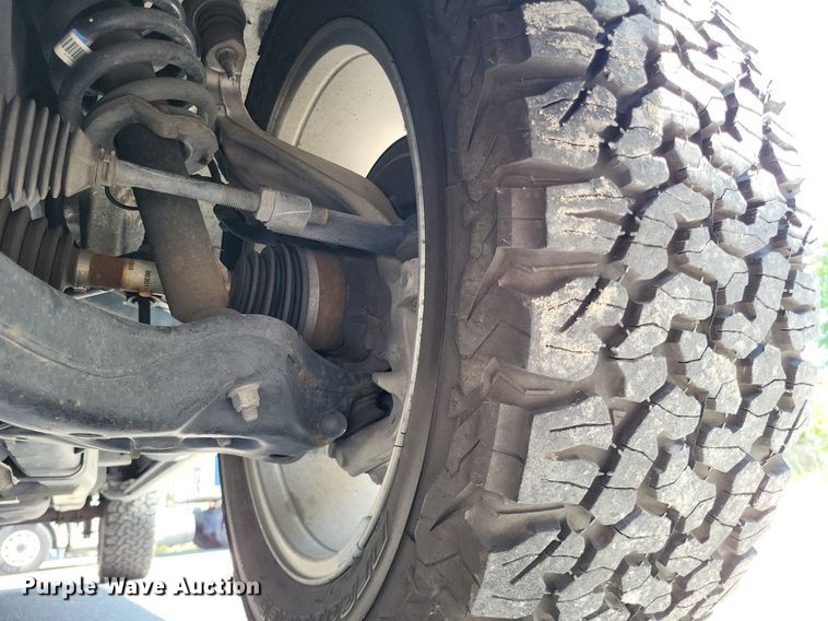 image for item LR9281 2018 Ford F150 Platinum  SuperCrew pickup truck