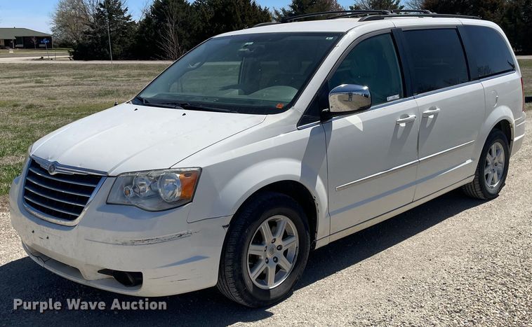 image for item LT9592 2010 Chrysler Town & Country  van