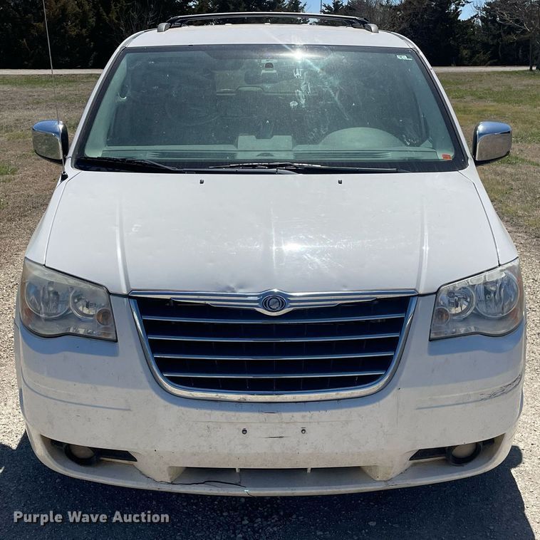 image for item LT9592 2010 Chrysler Town & Country  van