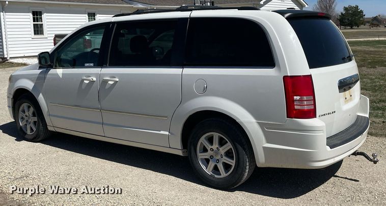 image for item LT9592 2010 Chrysler Town & Country  van