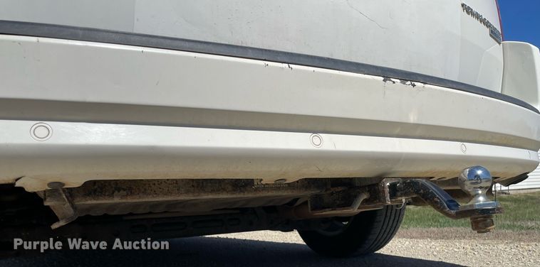 image for item LT9592 2010 Chrysler Town & Country  van