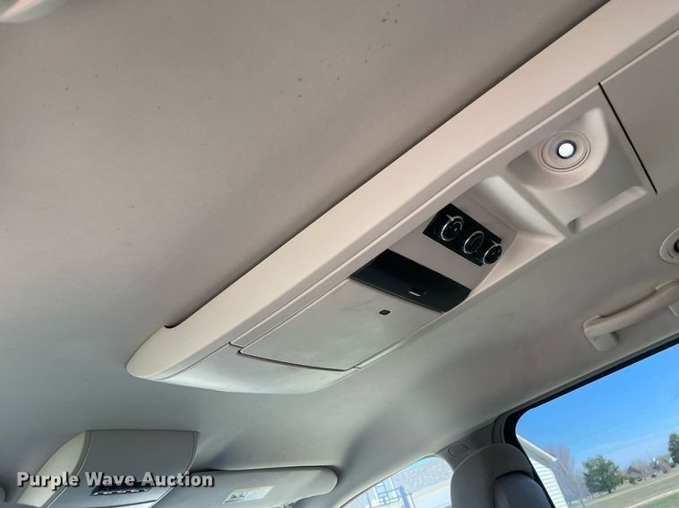 image for item LT9592 2010 Chrysler Town & Country  van