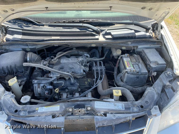 image for item LT9592 2010 Chrysler Town & Country  van