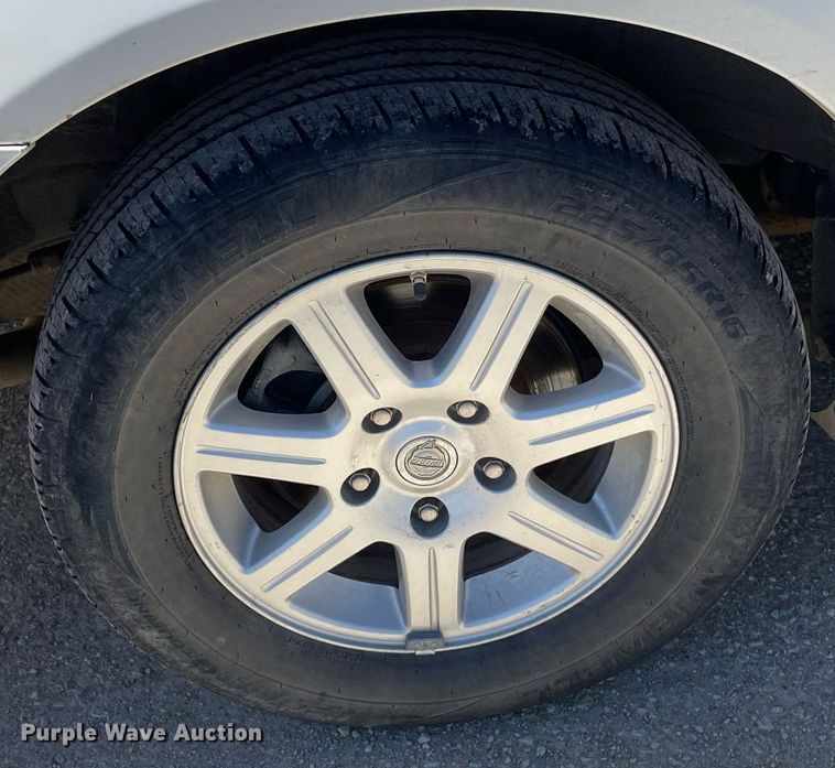 image for item LT9592 2010 Chrysler Town & Country  van