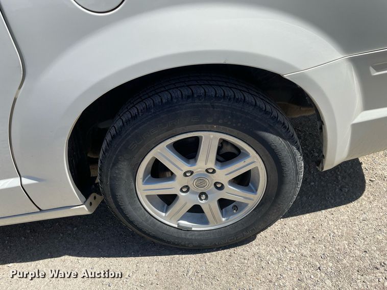 image for item LT9592 2010 Chrysler Town & Country  van