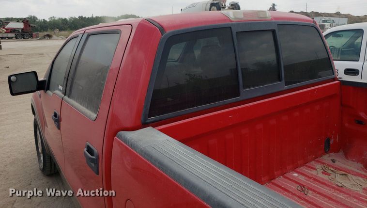 image for item LT9739 2004 Ford F150  SuperCrew pickup truck