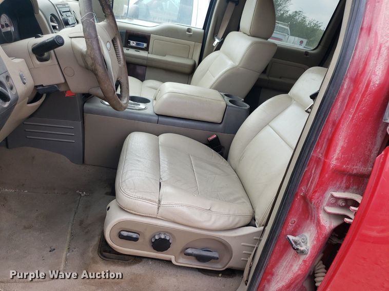 image for item LT9739 2004 Ford F150  SuperCrew pickup truck