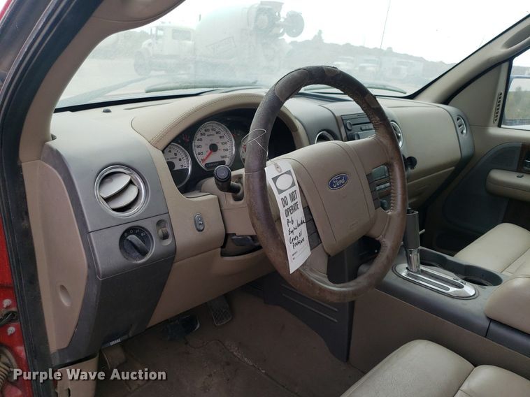 image for item LT9739 2004 Ford F150  SuperCrew pickup truck