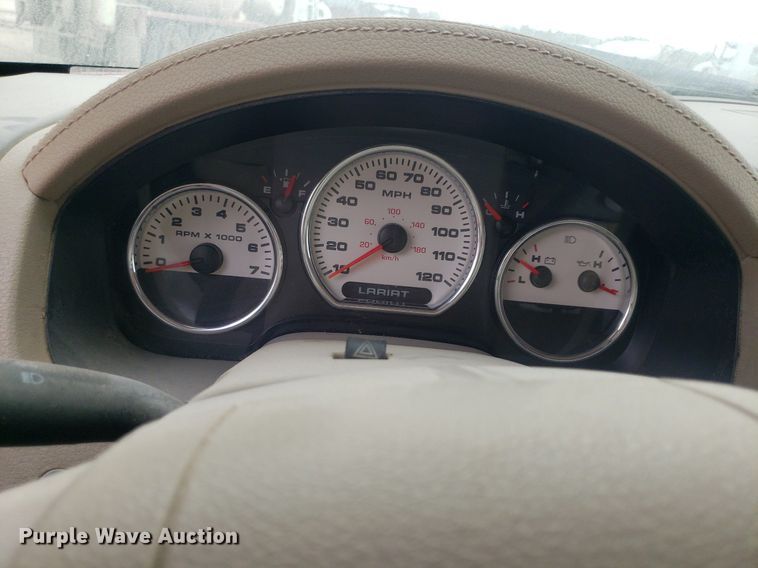 image for item LT9739 2004 Ford F150  SuperCrew pickup truck