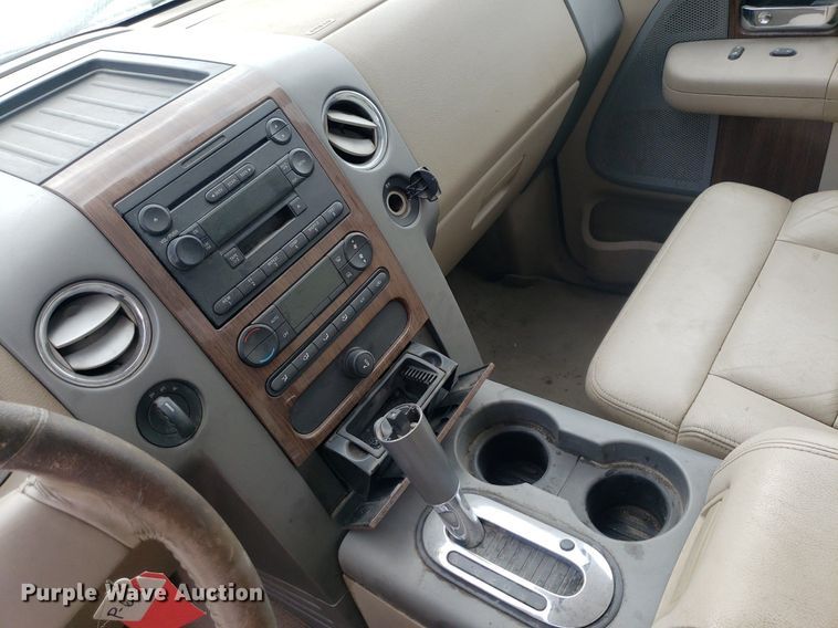 image for item LT9739 2004 Ford F150  SuperCrew pickup truck